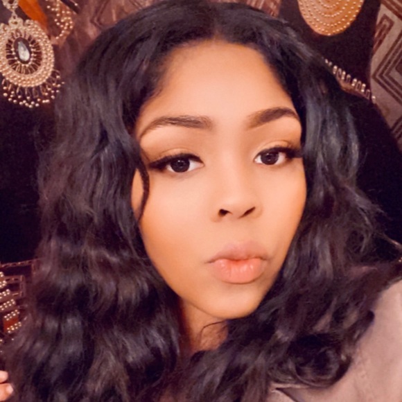 Meet your Posher, Janay - Picture 1 of 1